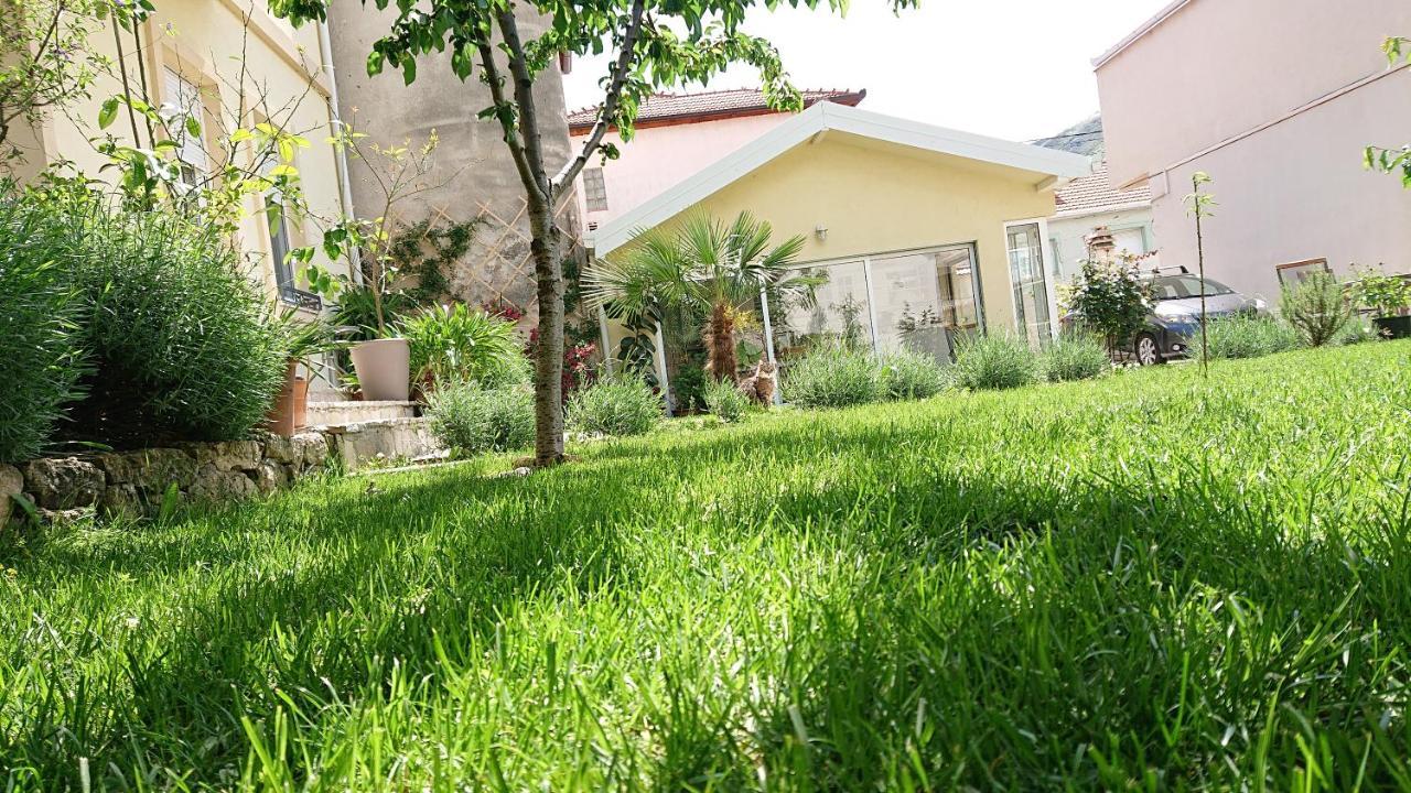 מוסטר Aurelia Rooms מראה חיצוני תמונה