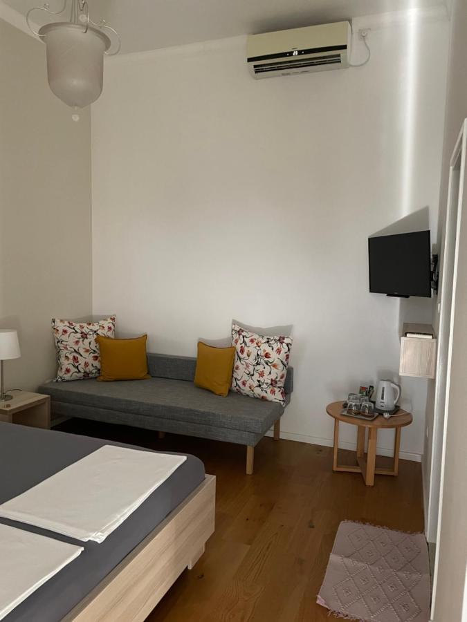 מוסטר Aurelia Rooms מראה חיצוני תמונה