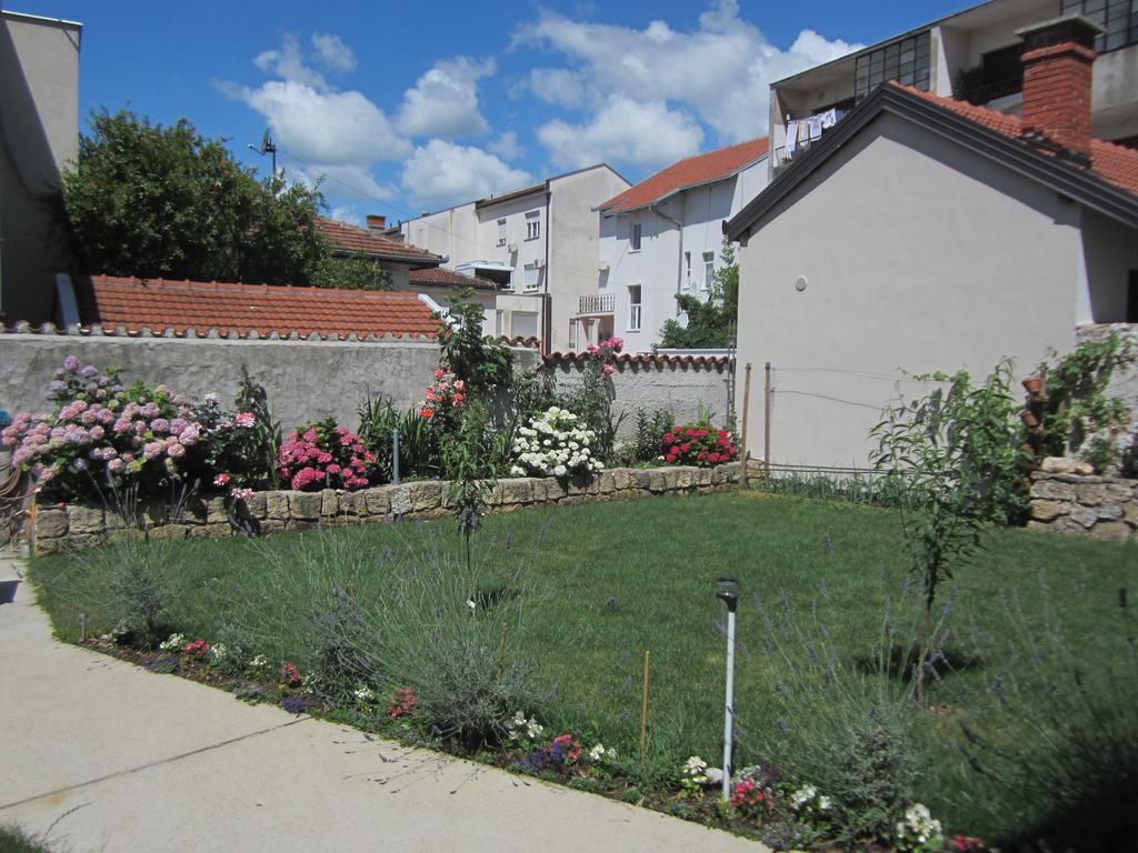 מוסטר Aurelia Rooms מראה חיצוני תמונה