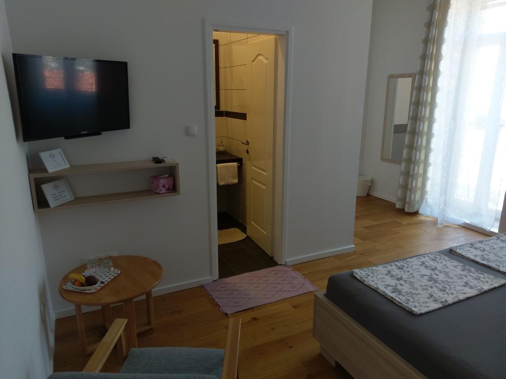 מוסטר Aurelia Rooms מראה חיצוני תמונה