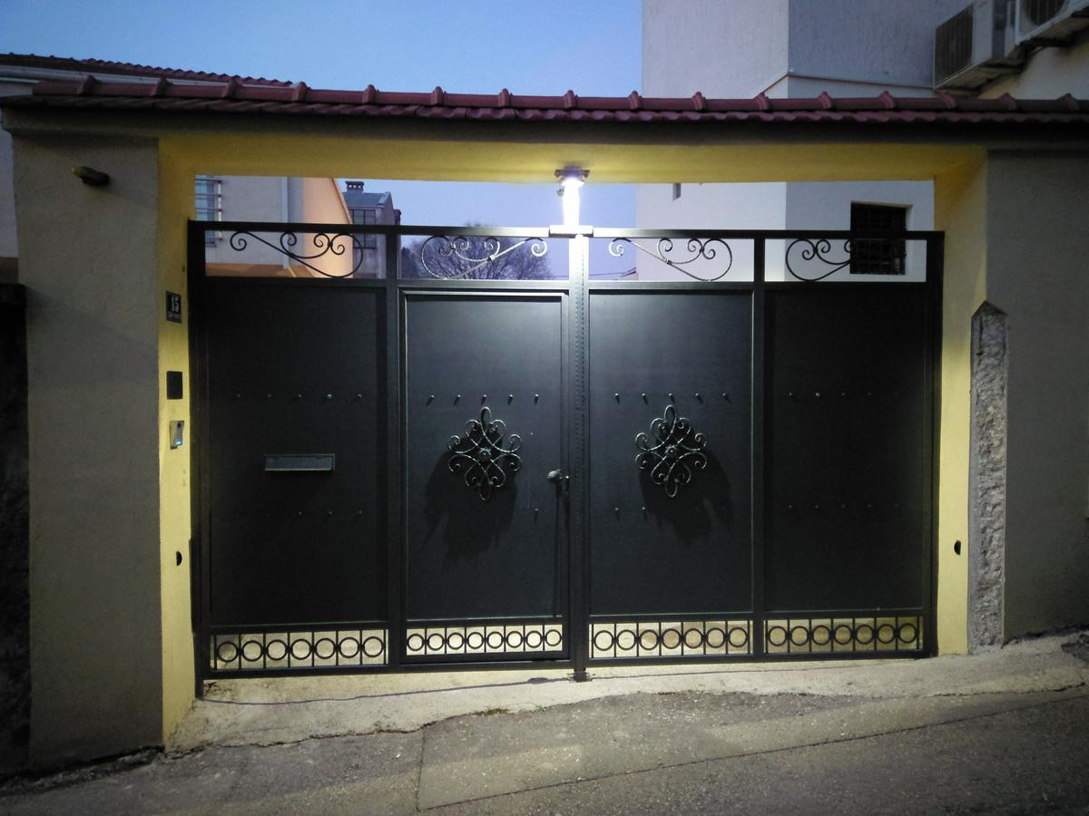 מוסטר Aurelia Rooms מראה חיצוני תמונה